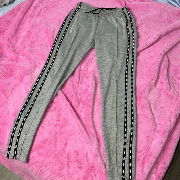 VICTORIA SECRET PINK SWEATPANTS - Picture 2 of 5